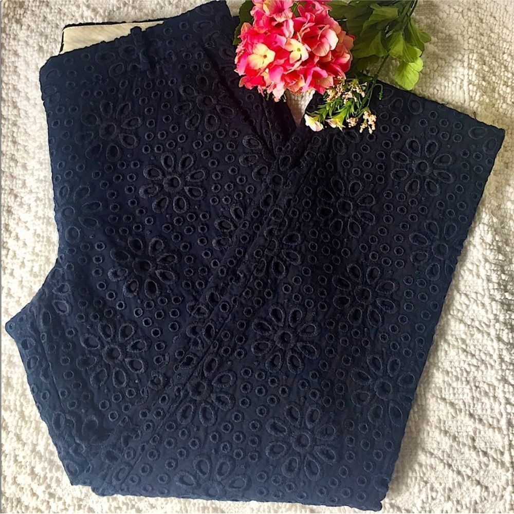 J. Crew Cafe Capri in Daisy Eyelet Size 4 GUC - Picture 3 of 7